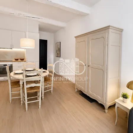 Charme Authentique Au Coeur Du Vieil Апартаменти